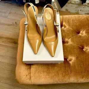 Dior classic pumps patent